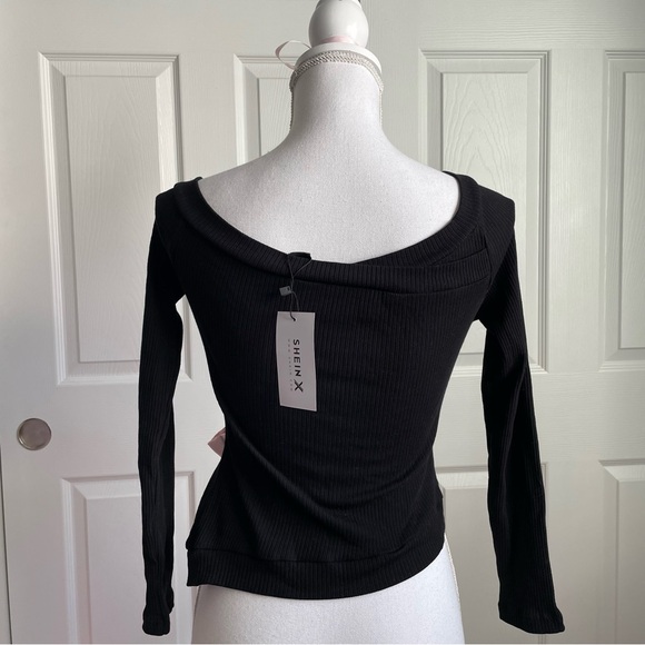 Black off the shoulder ballet core top with pink satin ribbon ౨ৎ detail - Picture 4 of 4